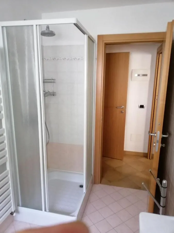 Casa Laura Apartment Isolaccia